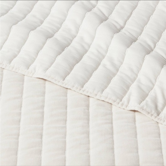 NWOT Full/Queen Channel Stitch Velvet Quilt
Cream - Threshold - Picture 2 of 7